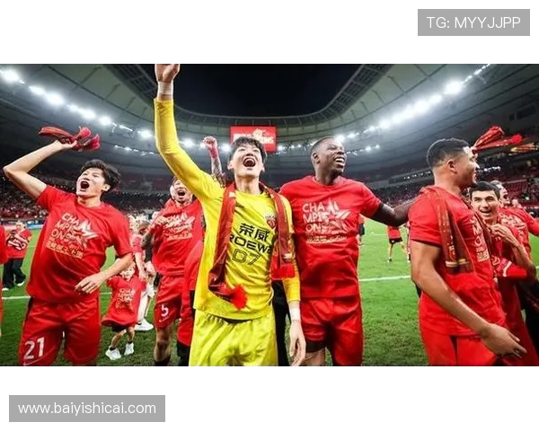 上海海港迎战劲敌，力争主场胜利誓夺三分力挺联赛排名