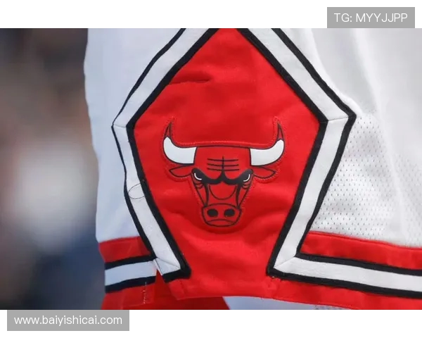 芝加哥公牛巅峰对决再燃赛场激情重现传奇荣耀时刻