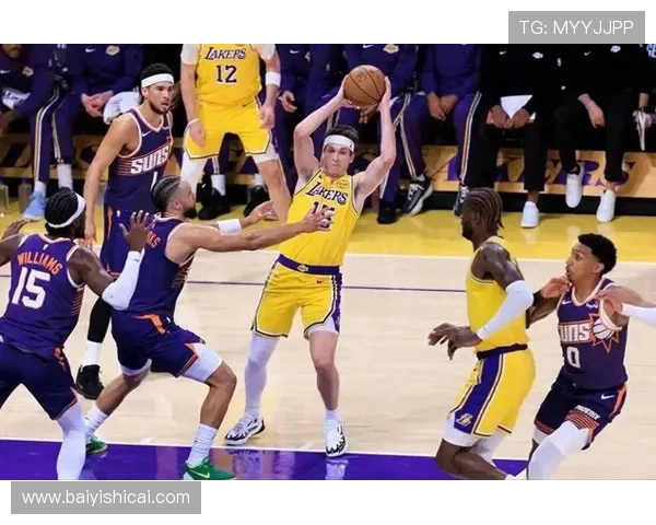 湖人与太阳激战再度上演 季后赛席位争夺进入白热化阶段